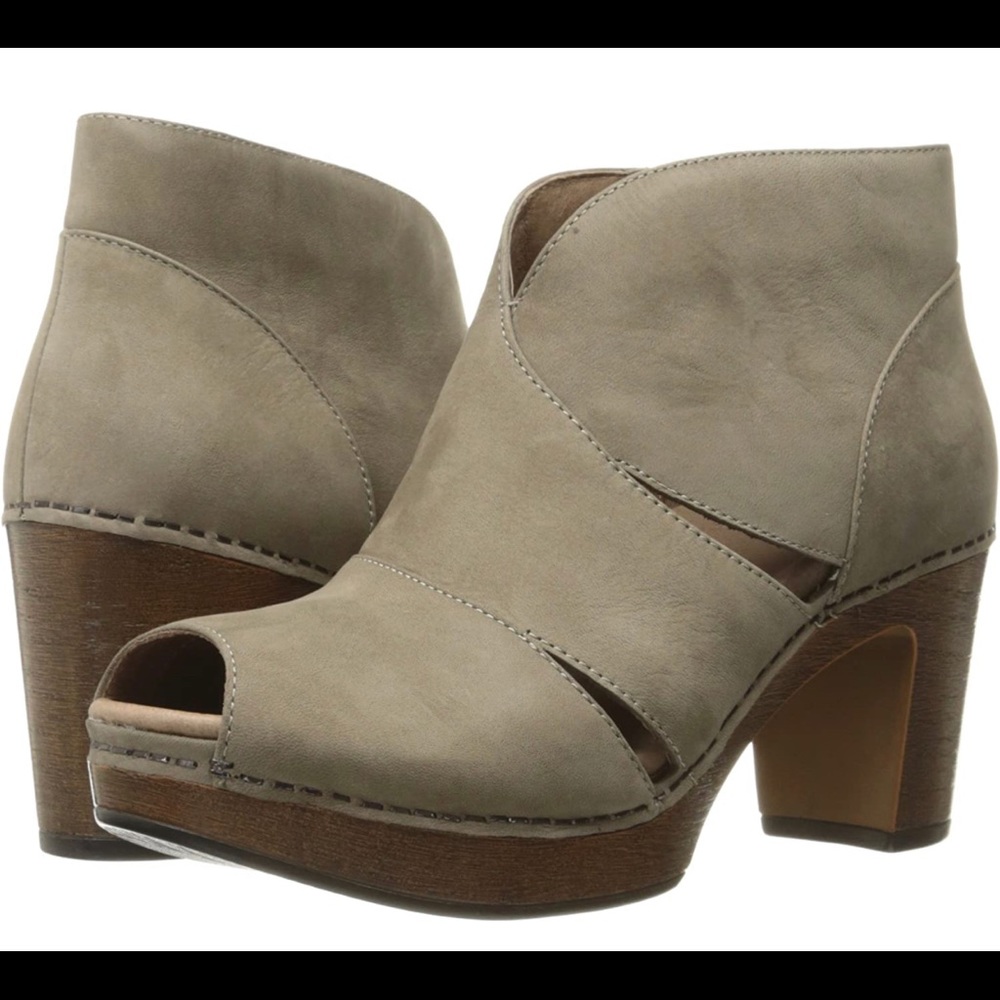 Dansko Women's Delphina Ankle Bootie, Taupe Milled Nubuck, 41